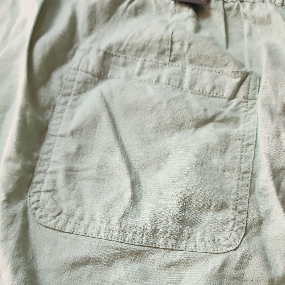 TORRID | Light Green Linen Blend Pull On Patch Pocket Drawstring Shorts | 22 - Picture 10 of 11